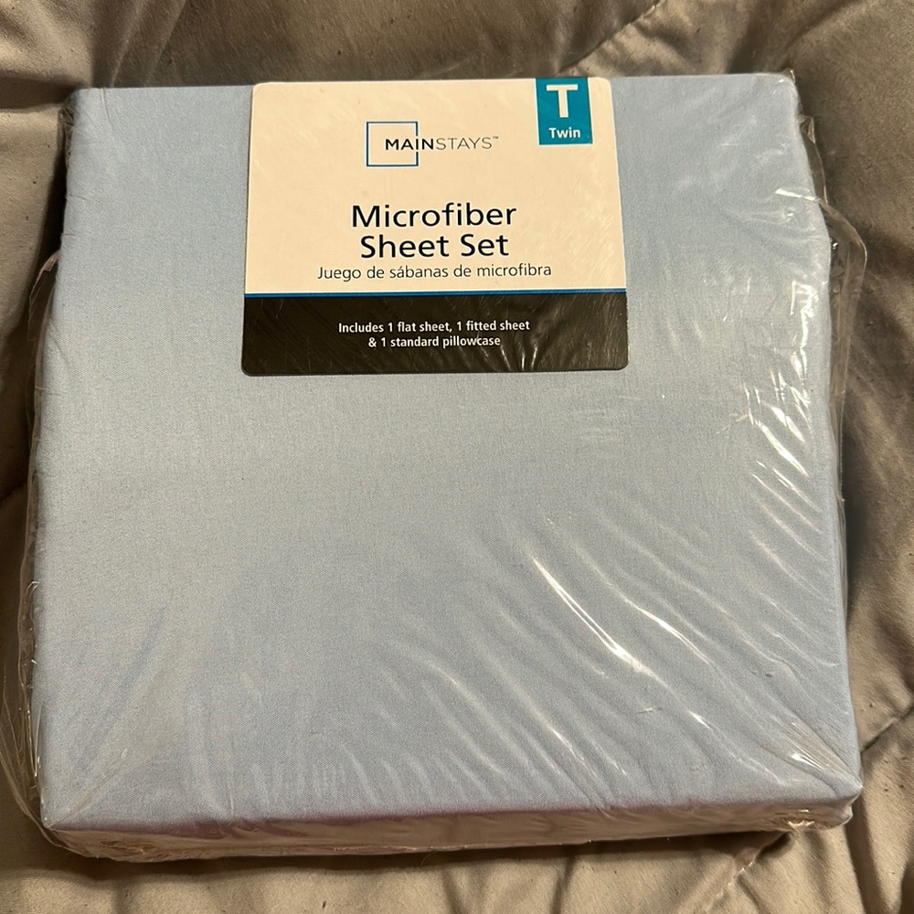 New twin sheet set. Light blue.
